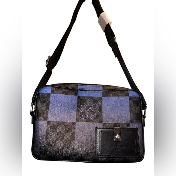 NEW Louis Vuitton Damier Graphite Alpha Messenger Bag​ - Picture 3 of 10